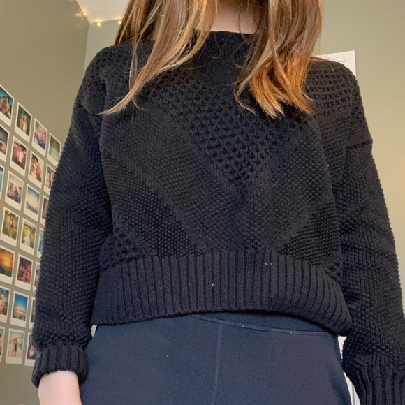 ❌SOLD❌H&M black sweater⭐️ - Picture 1 of 1